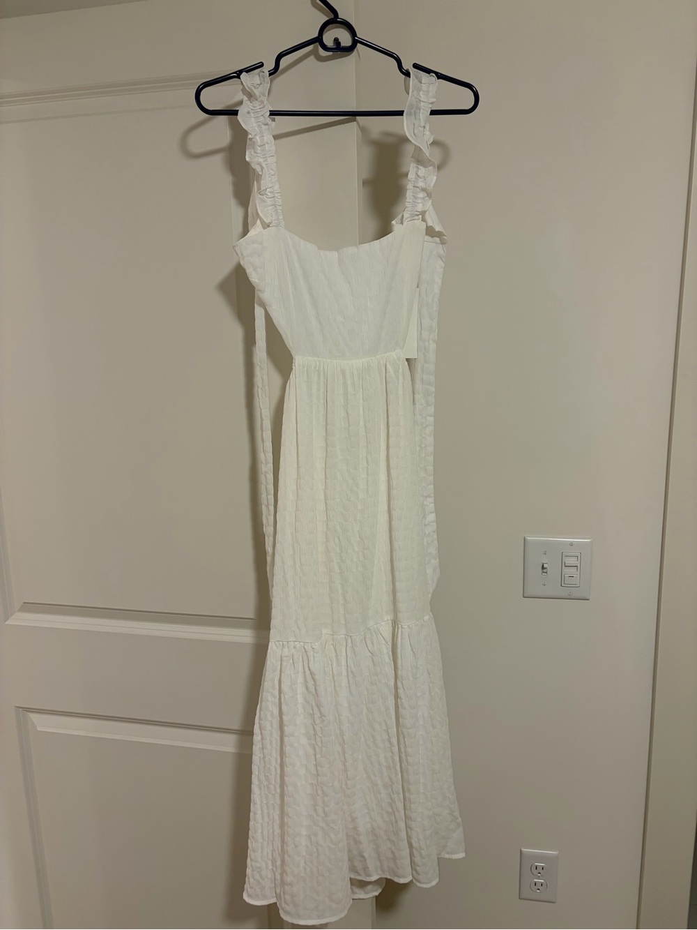 NWT White Ruffled Strap Midi Dress